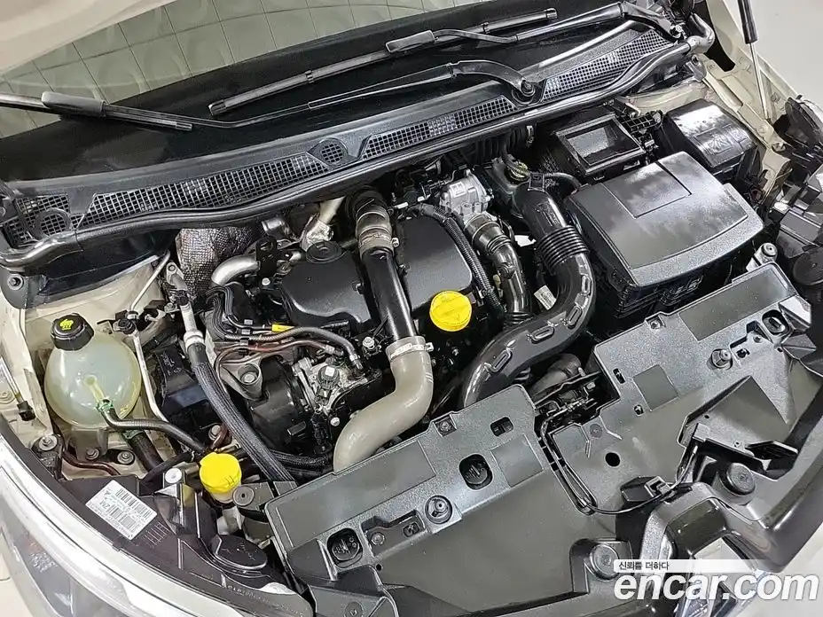 Renault QM3 2015 1.5 Автомат в Москве № 186054, фото 20