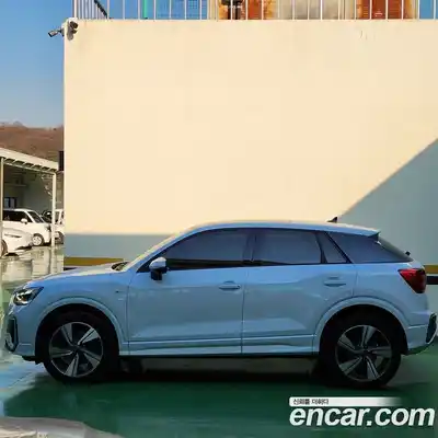 Audi Q2 2023 2.0 Автомат в Москве № 189833, миниатюра 3