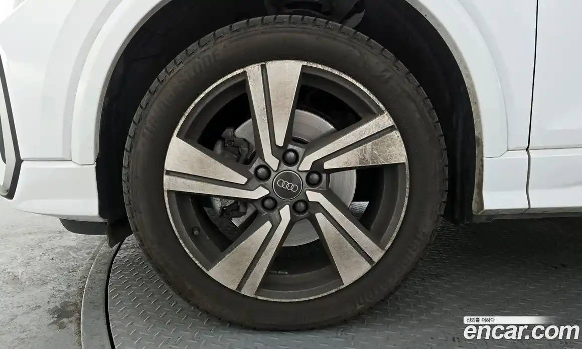 Audi Q2 2023 2.0 Автомат в Москве № 191123, фото 6