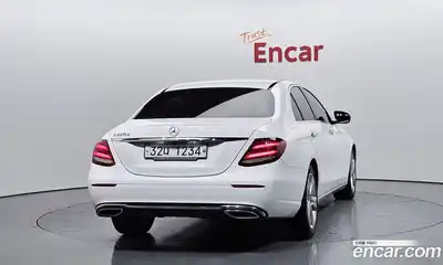 Mercedes-Benz E-Class 2017 1.9 Автомат в Москве № 194666, миниатюра 3