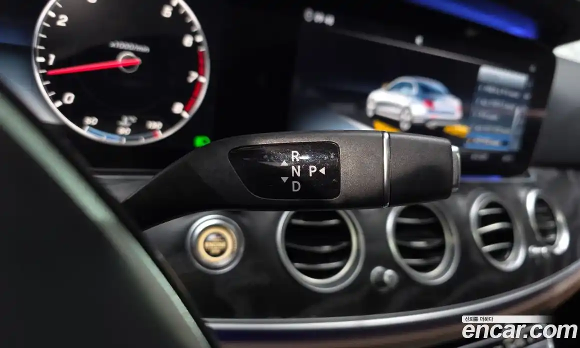 Mercedes-Benz E-Class 2018 2.0 Автомат в Москве № 194784, фото 4