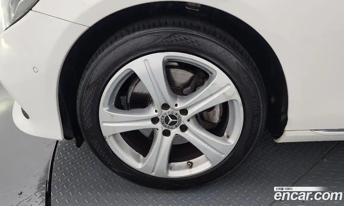 Mercedes-Benz E-Class 2017 1.9 Автомат в Москве № 195539, фото 5