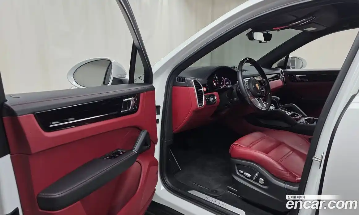 Porsche Cayenne 2021 3.0 Автомат в Москве № 197212, фото 10