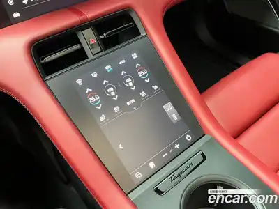 Porsche Taycan 2025 Автомат в Москве № 197802, миниатюра 11