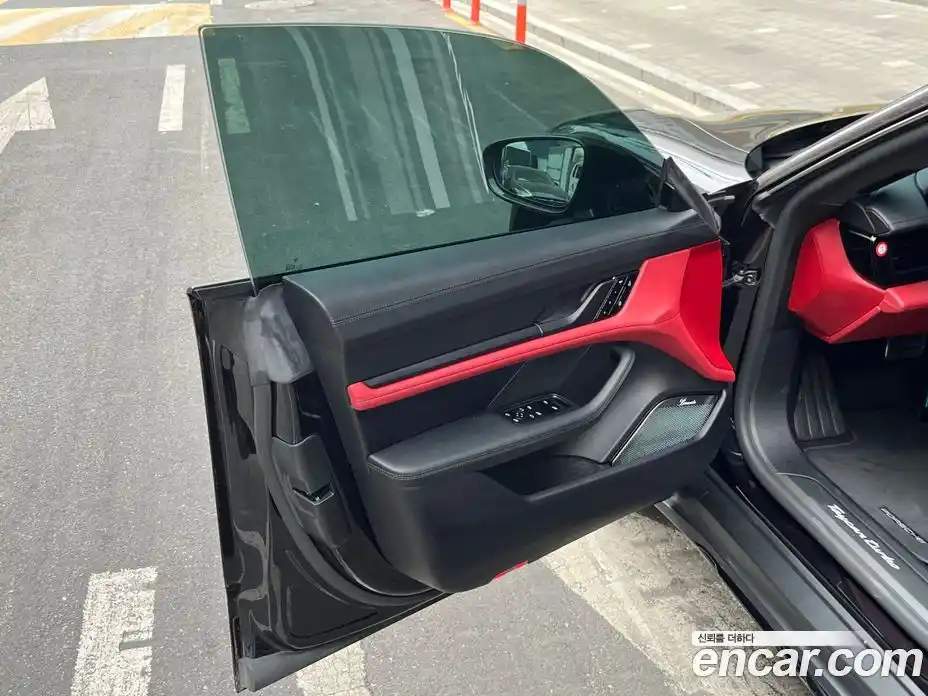 Porsche Taycan 2025 Автомат в Москве № 197802, фото 5