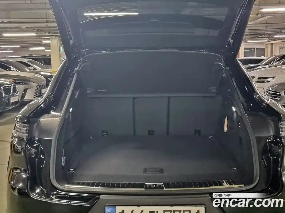 Porsche Cayenne 2024 3.0 Автомат в Москве № 197849, фото 14