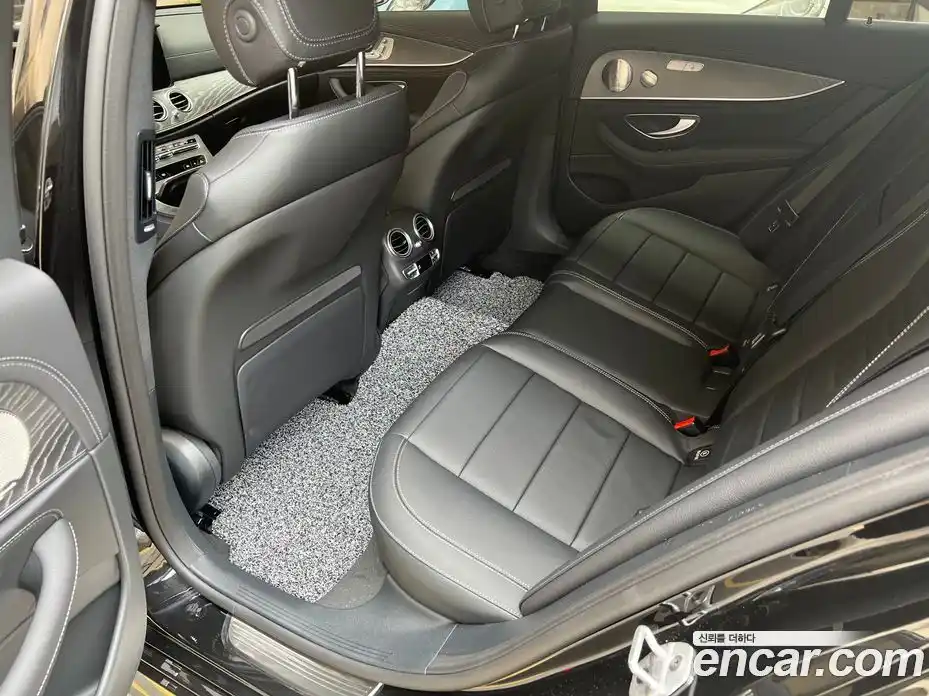 Mercedes-Benz E-Class 2022 2.0 Автомат в Москве № 206756, фото 11