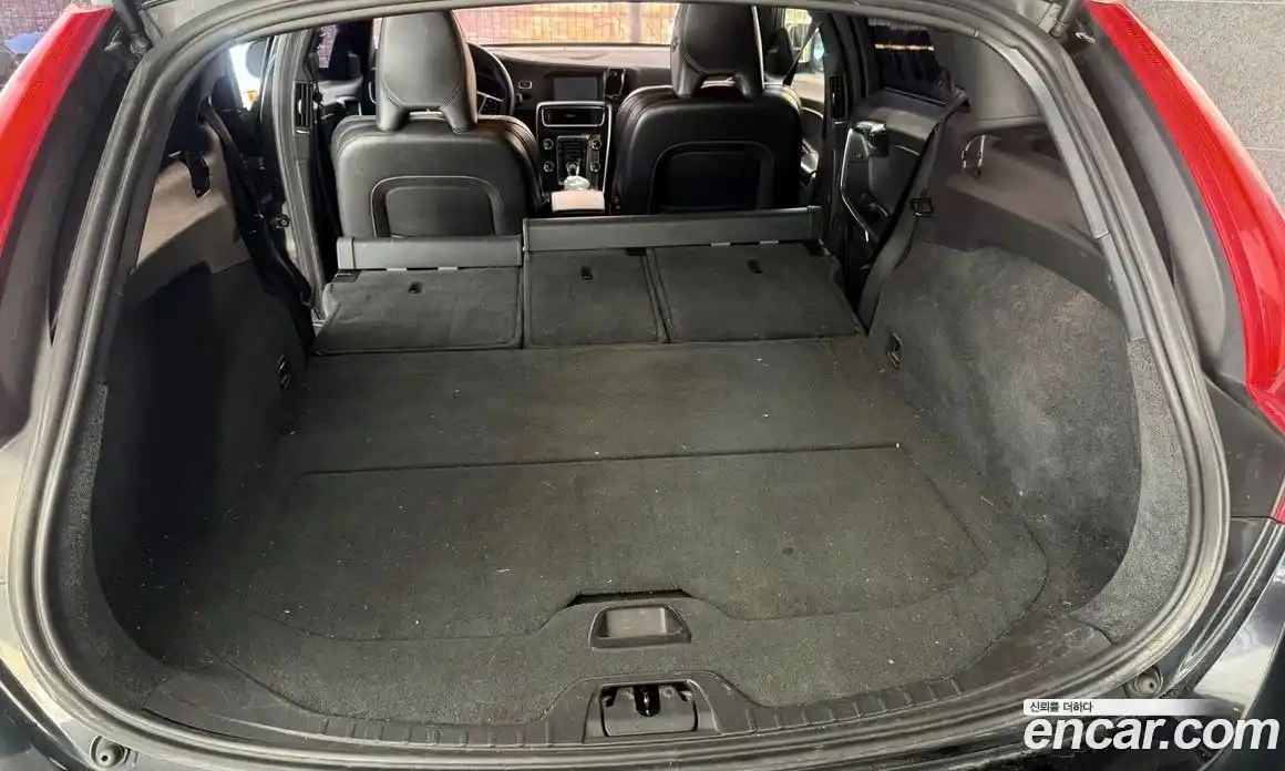 Volvo V60 2014 2.0 Автомат в Москве № 207308, фото 11