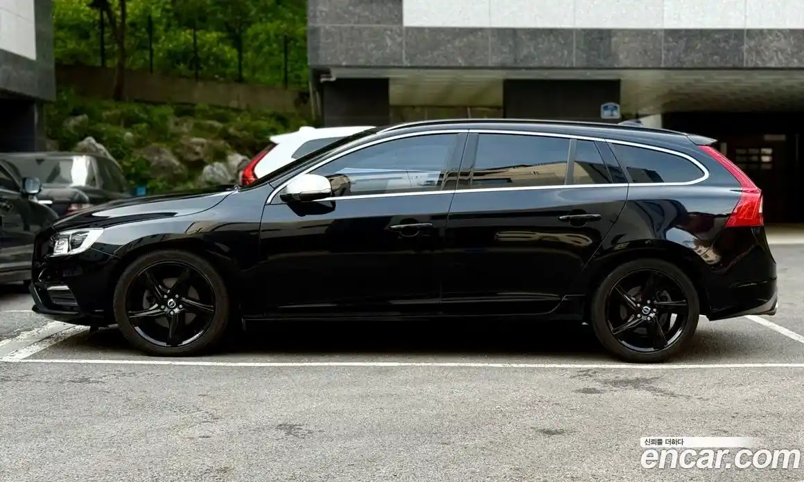 Volvo V60 2014 2.0 Автомат в Москве № 207308, фото 12