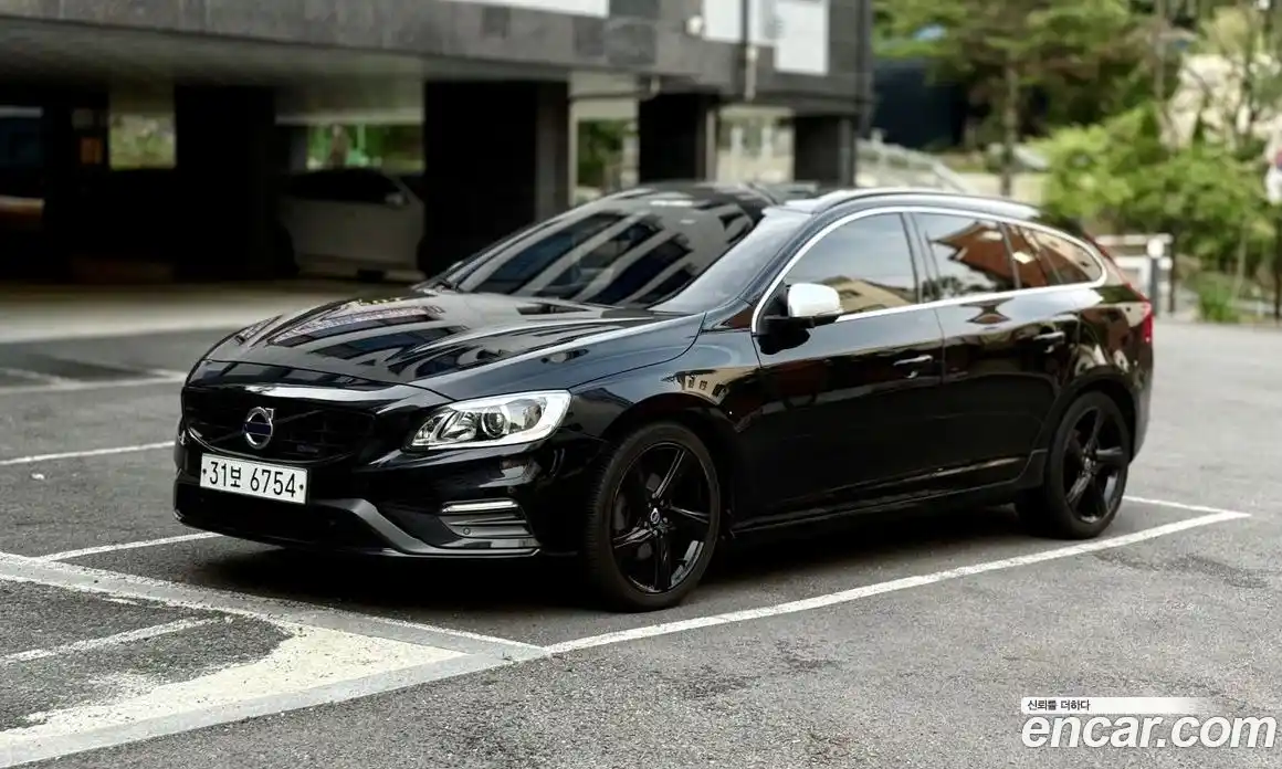 Volvo V60 2014 2.0 Автомат в Москве № 207308, фото 13