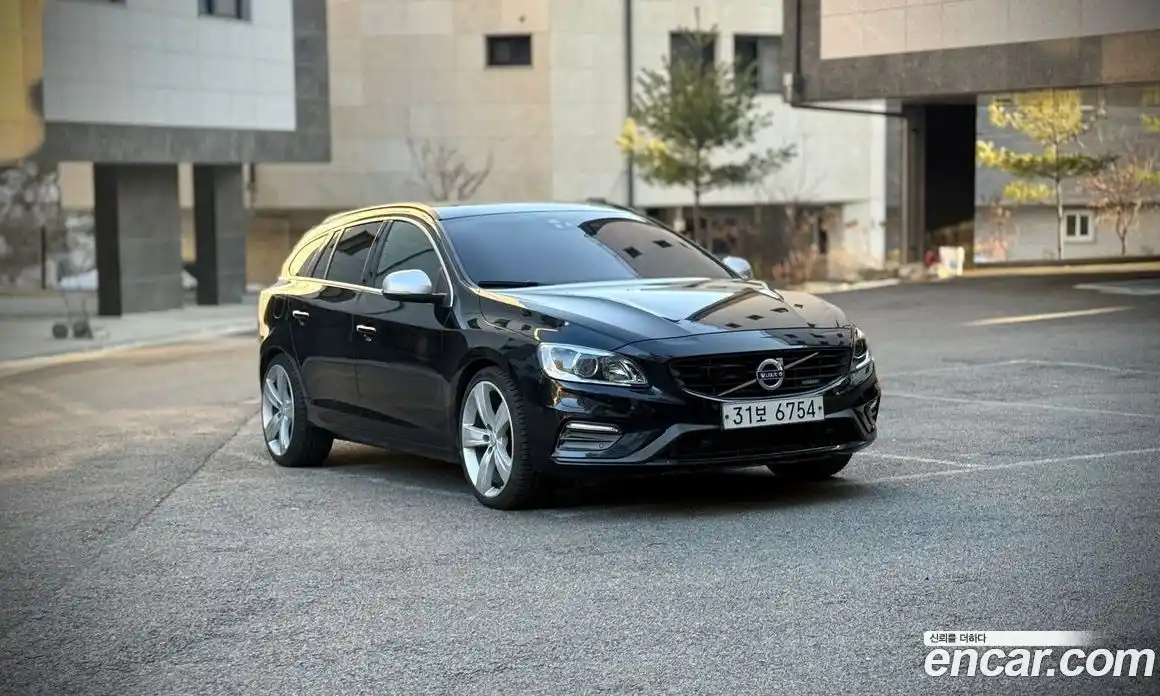 Volvo V60 2014 2.0 Автомат в Москве № 207308, фото 3