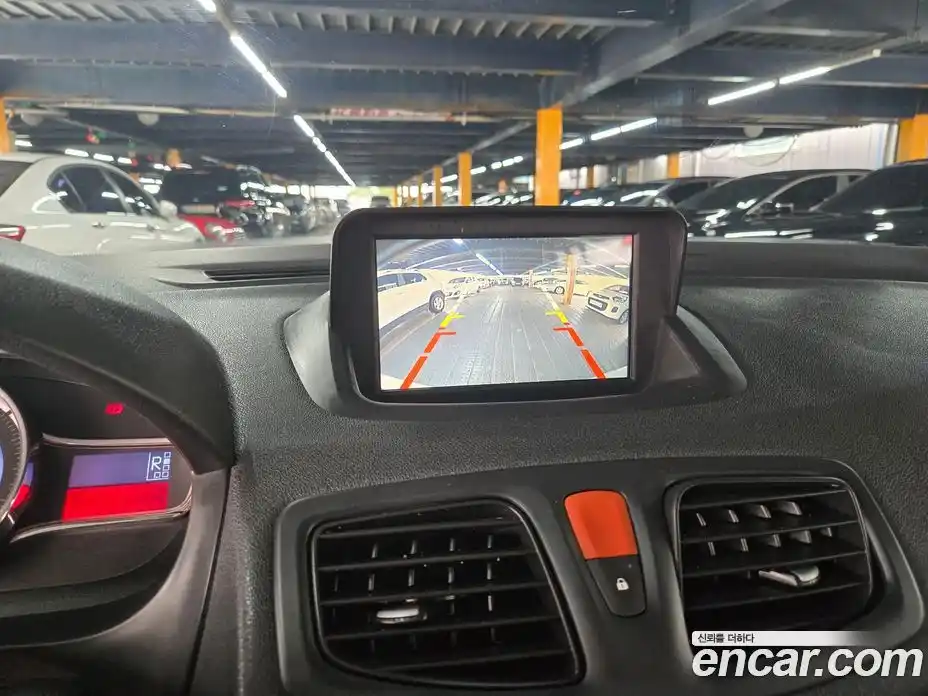 Renault SM3 2014 1.6 Автомат в Москве № 210034, фото 8