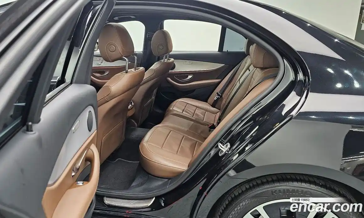 Mercedes-Benz E-Class 2021 2.0 Автомат в Москве № 211963, фото 14