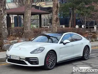 Porsche Panamera, 2023