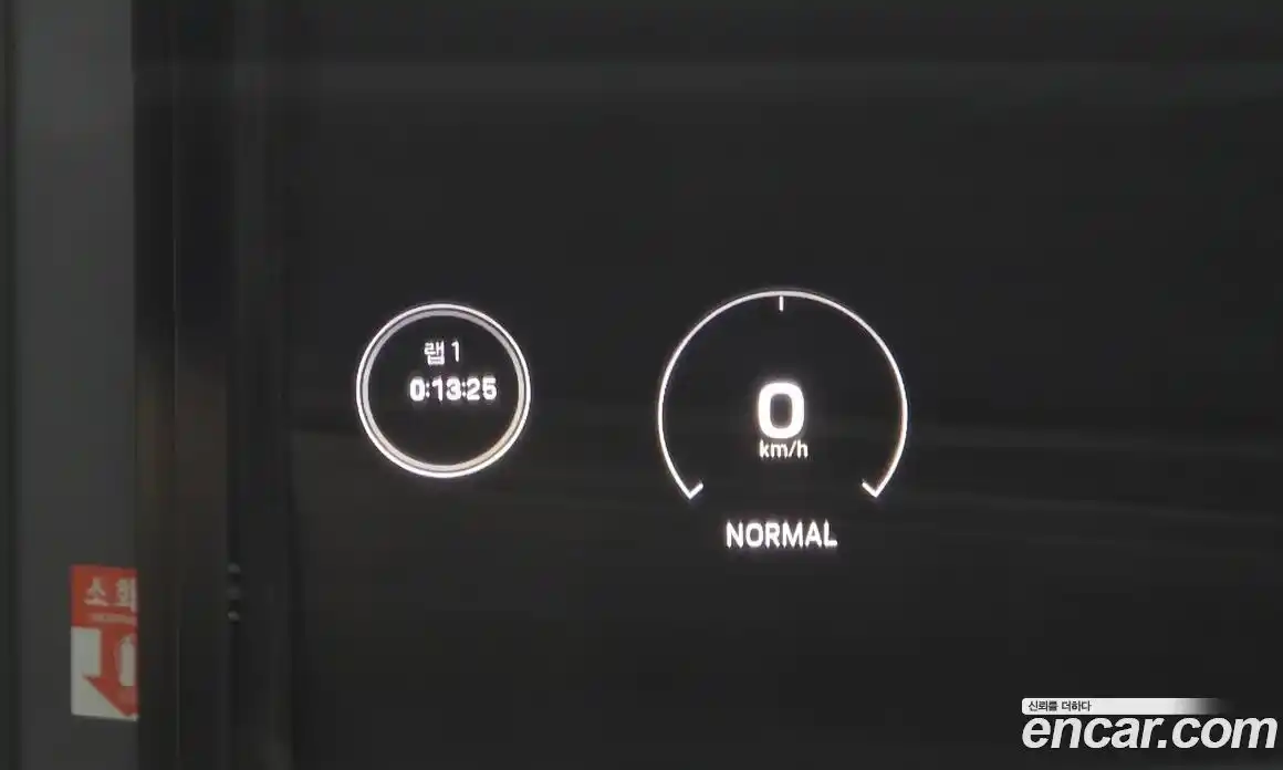 Porsche Taycan 2024 0.1 Автомат в Москве № 213141, фото 14