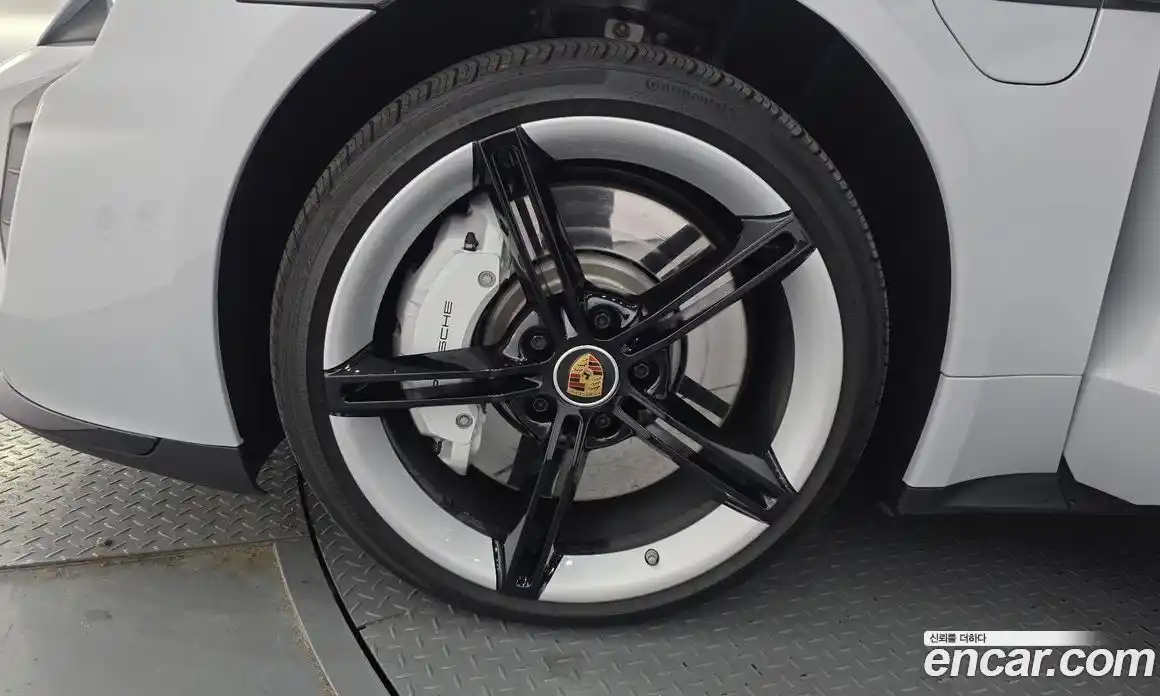 Porsche Taycan 2024 0.1 Автомат в Москве № 213141, фото 5