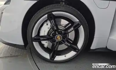 Porsche Taycan 2024 0.1 Автомат в Москве № 213141, миниатюра 5