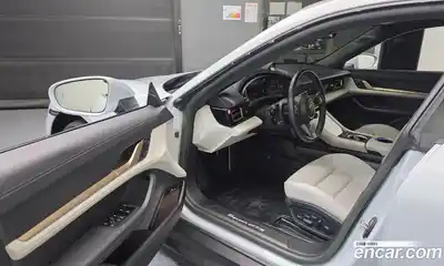 Porsche Taycan 2024 0.1 Автомат в Москве № 213141, миниатюра 10