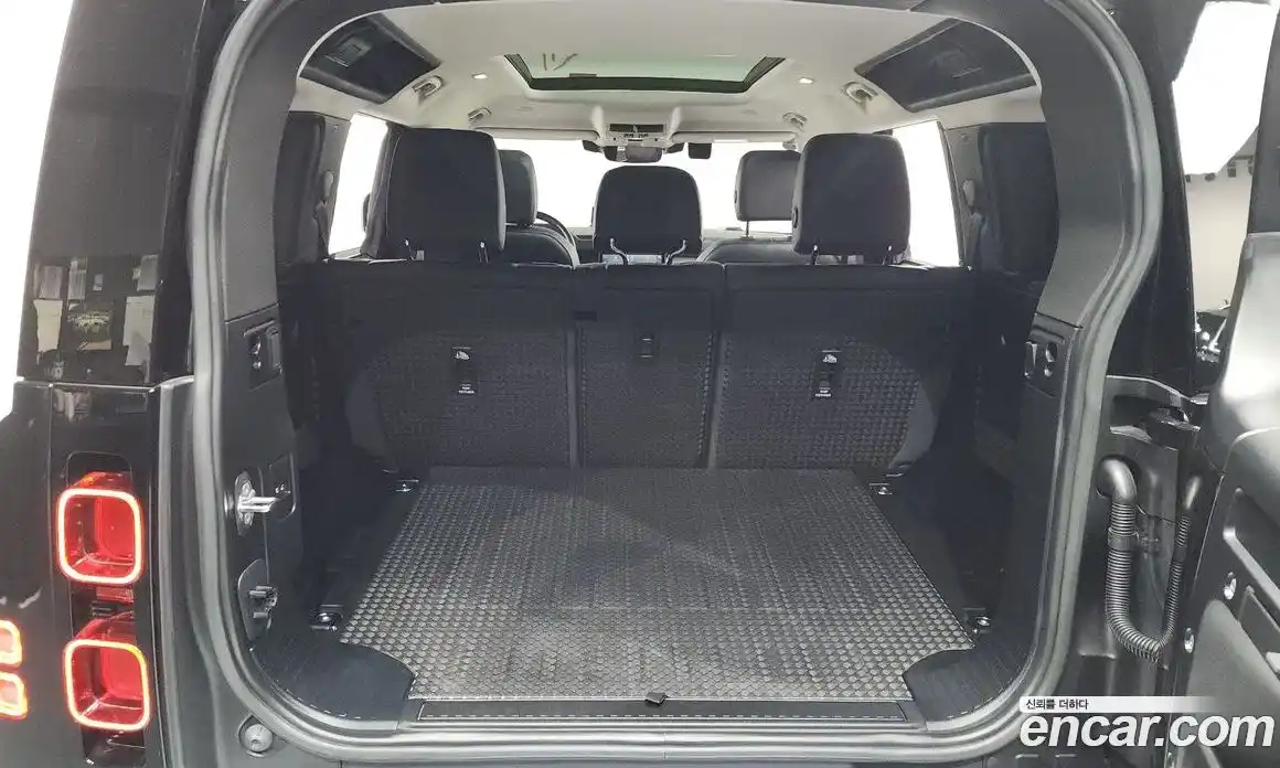 Land Rover Defender 2023 3.0 Автомат в Москве № 213401, фото 15