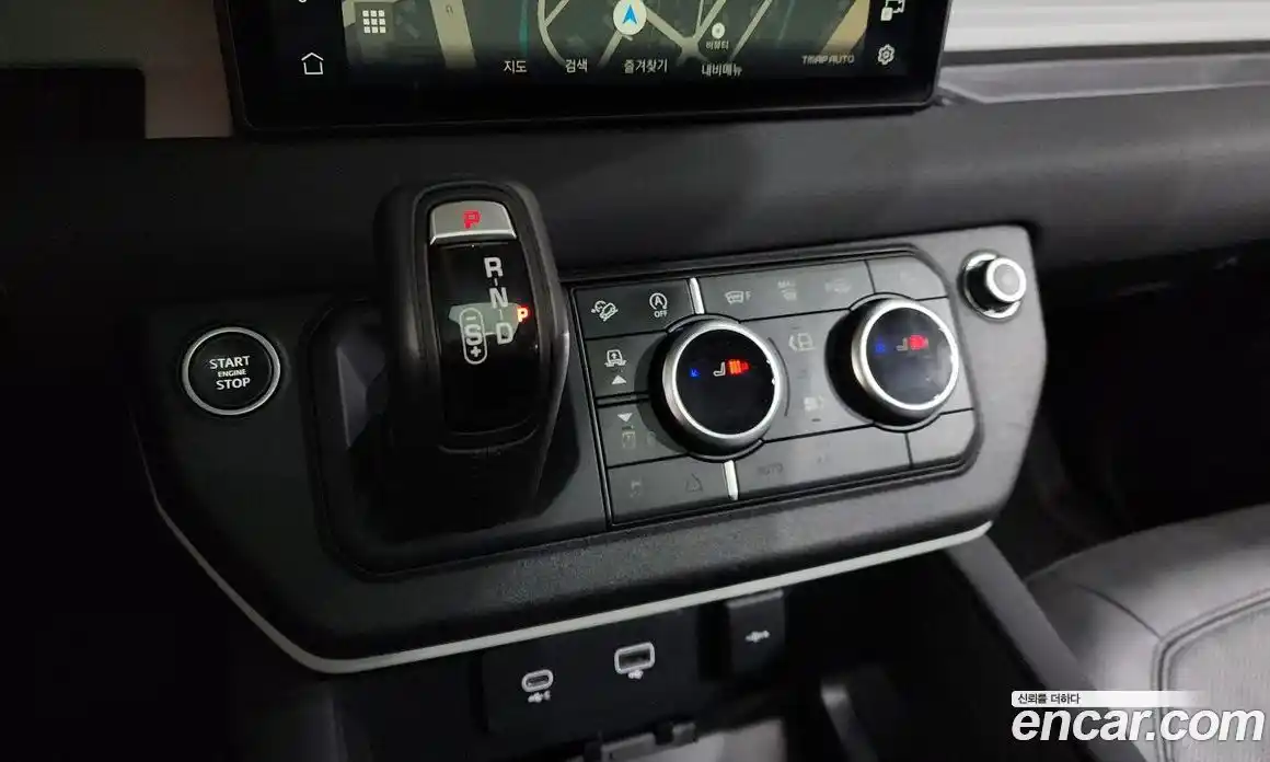 Land Rover Defender 2023 3.0 Автомат в Москве № 213401, фото 16