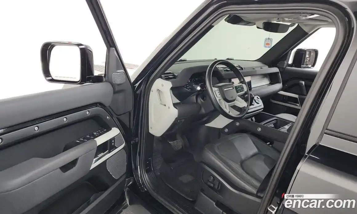 Land Rover Defender 2023 3.0 Автомат в Москве № 213401, фото 4