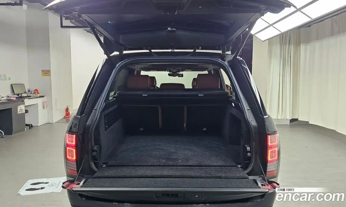 Land Rover Range-Rover 2017 4.4 Автомат в Москве № 213778, фото 9