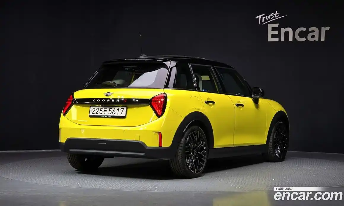 Mini Cooper 2025 2.0 Автомат в Москве № 213989, фото 14