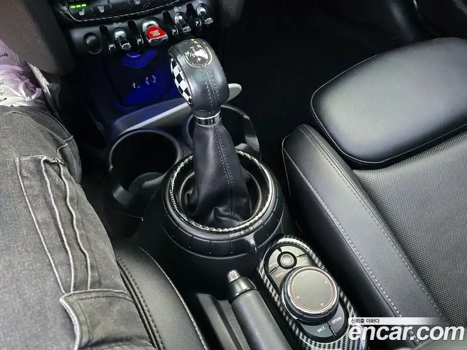 Mini Cooper 2016 2.0 Автомат в Москве № 214429, фото 14