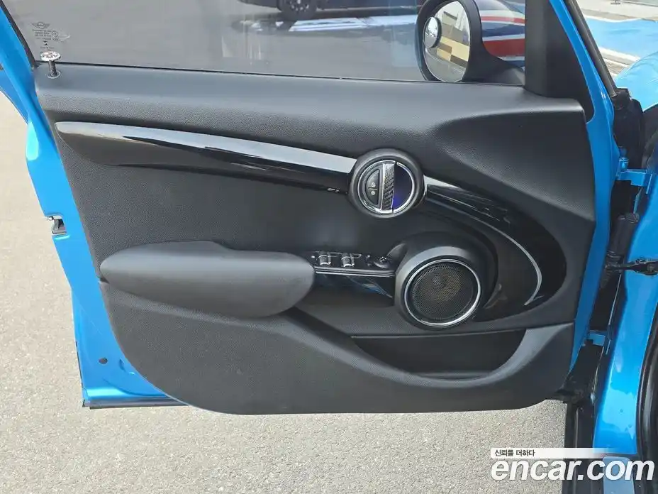 Mini Cooper 2016 2.0 Автомат в Москве № 214429, фото 10