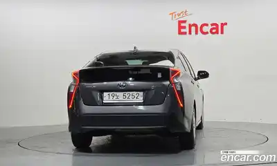 Toyota Prius 2018 1.8 Автомат в Москве № 215549, миниатюра 6