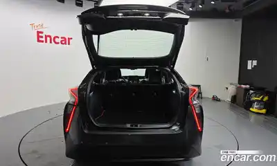 Toyota Prius 2018 1.8 Автомат в Москве № 215549, миниатюра 8