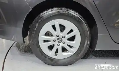 Toyota Prius 2018 1.8 Автомат в Москве № 215549, миниатюра 10