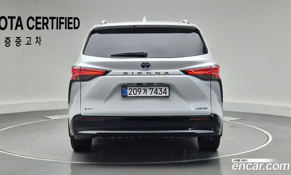 Toyota Sienna 2025 2.5 Автомат в Москве № 215575, фото 4