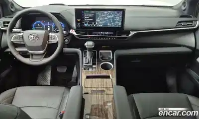 Toyota Sienna 2025 2.5 Автомат в Москве № 215575, миниатюра 9