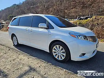 Toyota Sienna 2017 3.5 Автомат в Москве № 215667, миниатюра 3