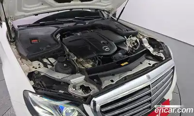 Mercedes-Benz E-Class 2017 1.9 Автомат в Москве № 217213, миниатюра 3