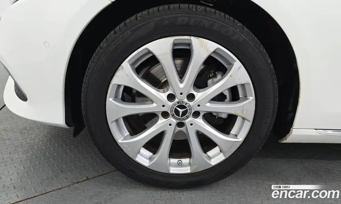 Mercedes-Benz E-Class 2017 1.9 Автомат в Москве № 217213, фото 7