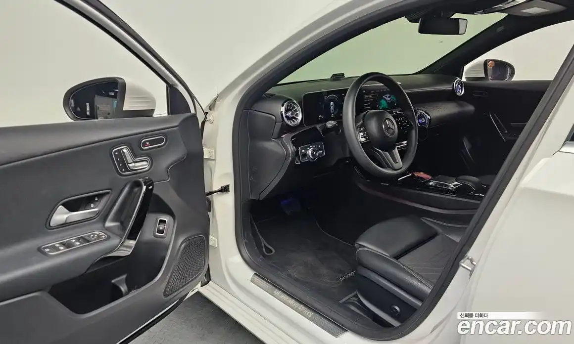 Mercedes-Benz A-Class 2020 2.0 Автомат в Москве № 219931, фото 11