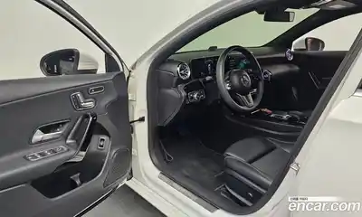 Mercedes-Benz A-Class 2020 2.0 Автомат в Москве № 219931, миниатюра 11