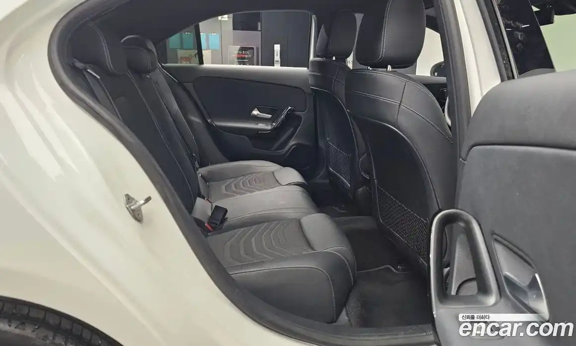 Mercedes-Benz A-Class 2020 2.0 Автомат в Москве № 219931, фото 12