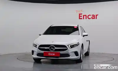 Mercedes-Benz A-Class 2020 2.0 Автомат в Москве № 219931, миниатюра 3