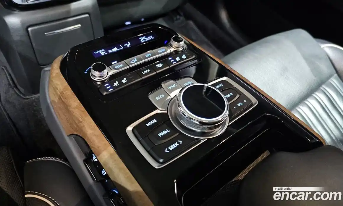 Genesis G90 2019 3.8 Автомат в Москве № 22131, фото 17