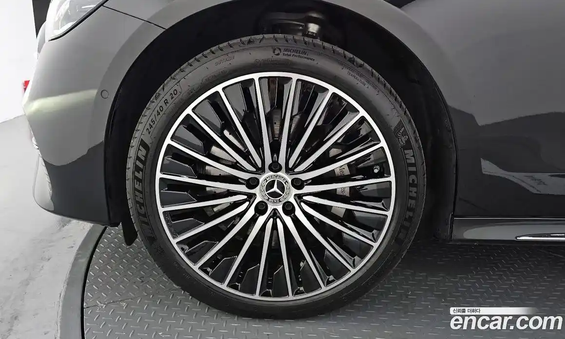 Mercedes-Benz E-Class 2024 3.0 Автомат в Москве № 223628, фото 8