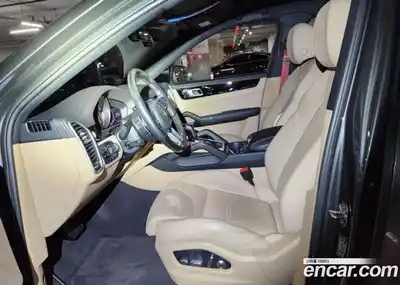Porsche Cayenne 2021 3.0 Автомат в Москве № 231038, миниатюра 3