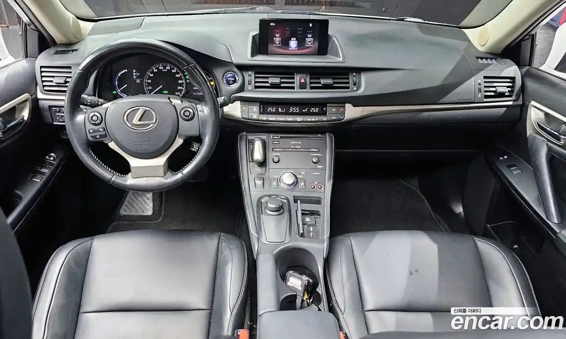 Lexus CT200h 2016 1.8 Автомат в Москве № 231978, фото 20