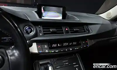 Lexus CT200h 2016 1.8 Автомат в Москве № 231978, миниатюра 4