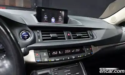 Lexus CT200h 2016 1.8 Автомат в Москве № 231978, миниатюра 6