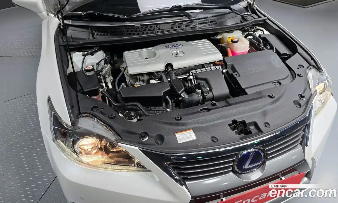 Lexus CT200h 2016 1.8 Автомат в Москве № 231978, фото 10