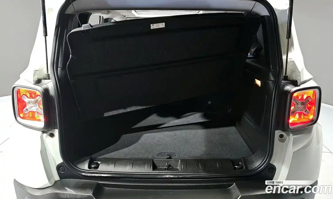 Jeep Renegade 2016 2.0 Автомат в Москве № 232695, фото 7