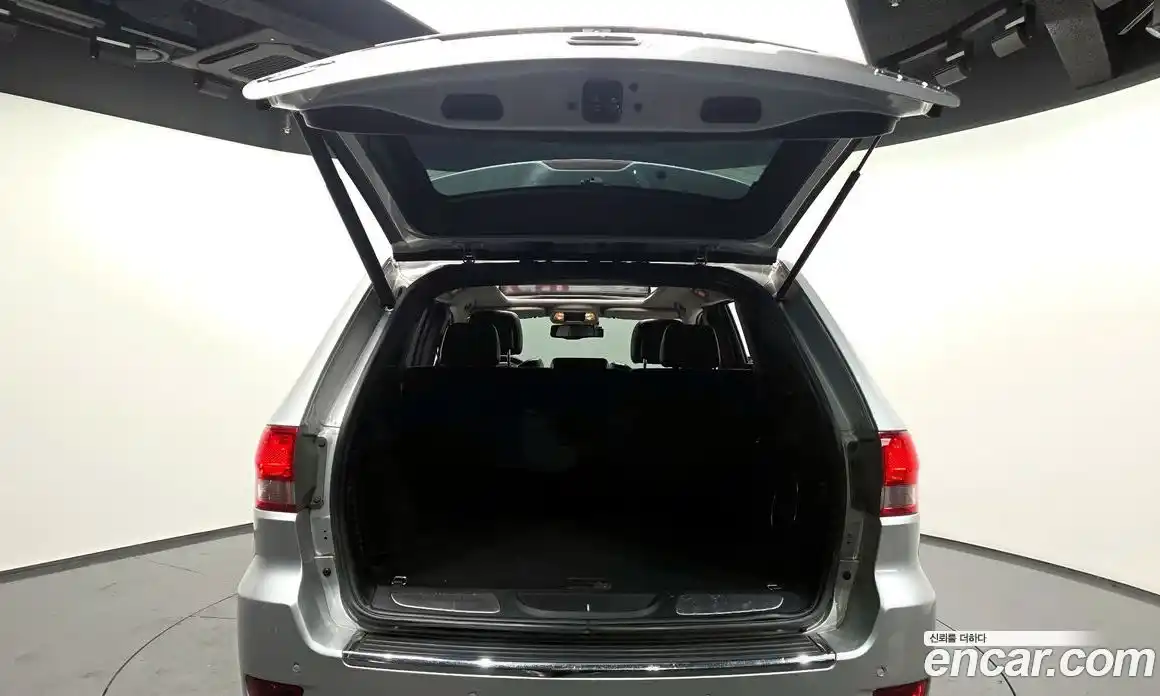 Jeep Cherokee 2012 3.0 Автомат в Москве № 232753, фото 4